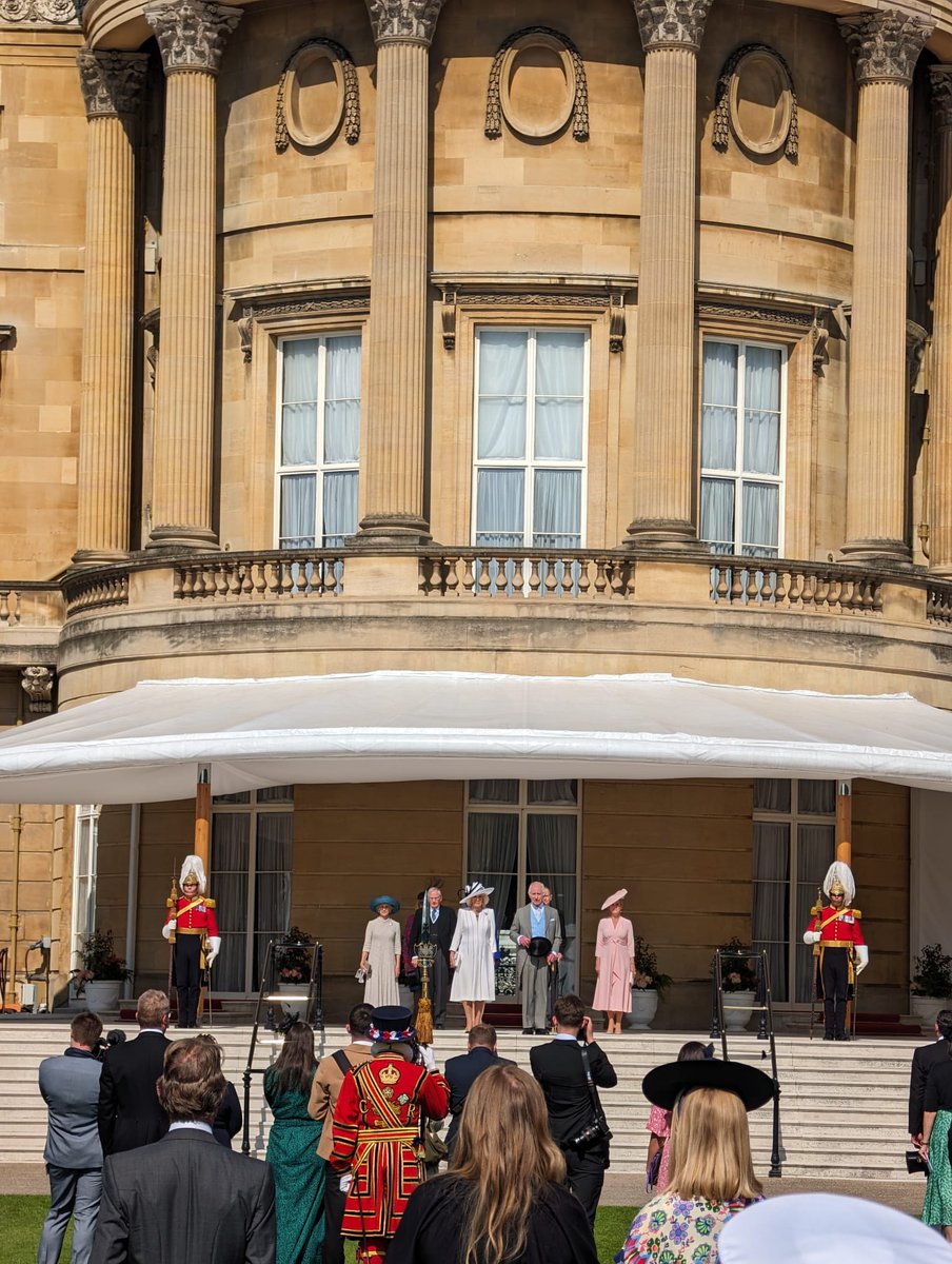 EmilyC_Fox's tweet photo. Lovely afternoon at Buckingham Palace for the #RoyalGardenParty representing @WildLondon &amp; celebrating the work of the Trust's youth programmes ☺️👑✨ https://t.co/aFUDimF62d