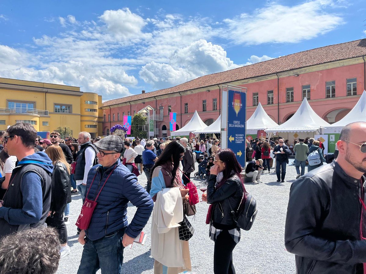 GrappaPiemonte's tweet photo. A Vinum 6.500 degustazioni di grappe del Piemonte

Tornato il bel tempo sulla città di Alba, l’edizione 2024 di Vinum chiude in bellezza, ritrovando la grande folla che da sempre caratterizza questa manifestazione.

Leggi tutto 👇
https://t.co/H74PhishJH https://t.co/kQ8T8zTcxQ