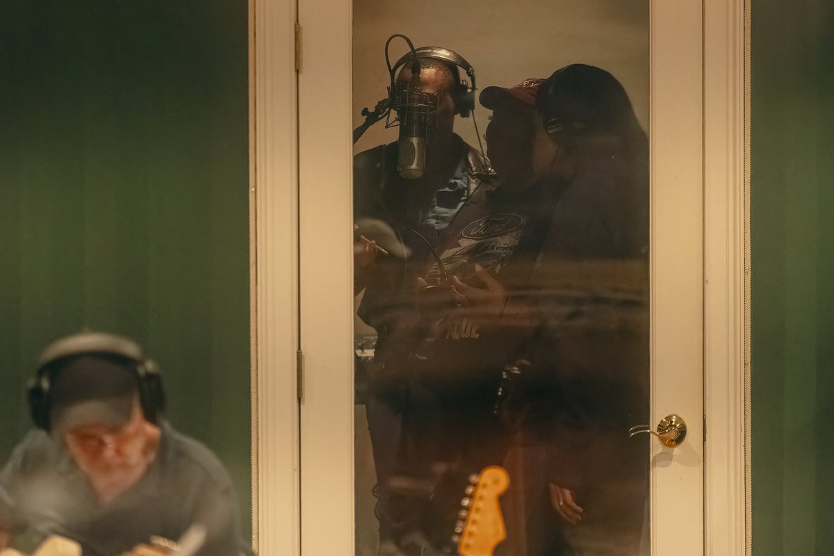 Chapel Hart tweet media