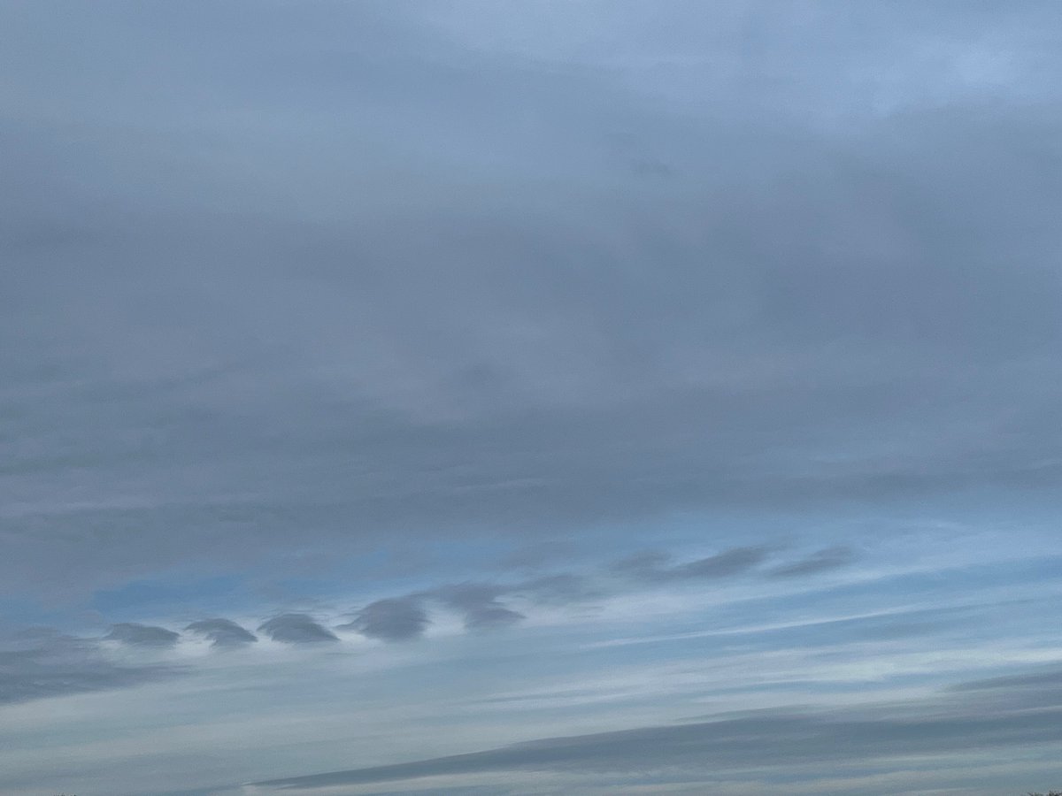 Fake cloud in the sky right now, generated by aircraft. Taken in Cheshire, UK #GeoEngineering #SolarRadiationManagement #ClimateScam #contrails #chemtrails #SolarGeoengineering #climatechange #SAI #StratosphericAerosolInjection