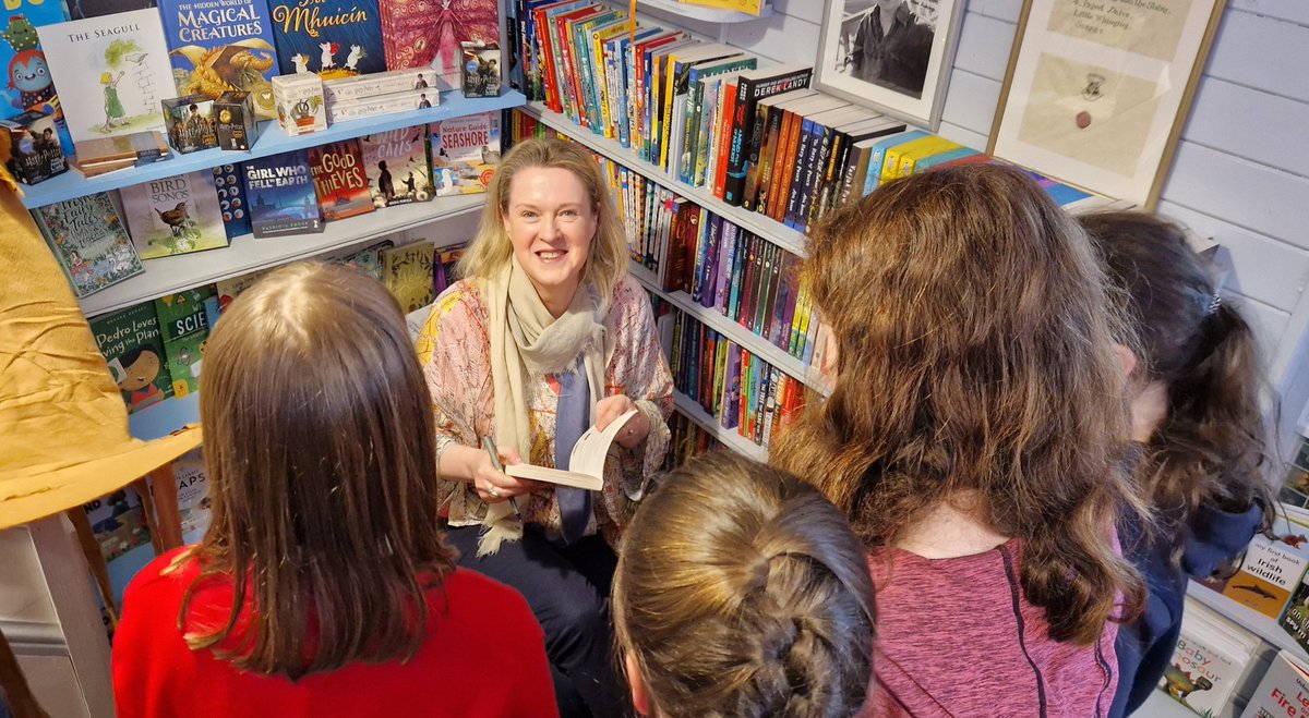 It is so lovely to have Sarah Webb, author of The Weather Girls in Tertulia bookshop today, talking to our children's bookclub,#abookshoplikenoother @sarahwebbishere