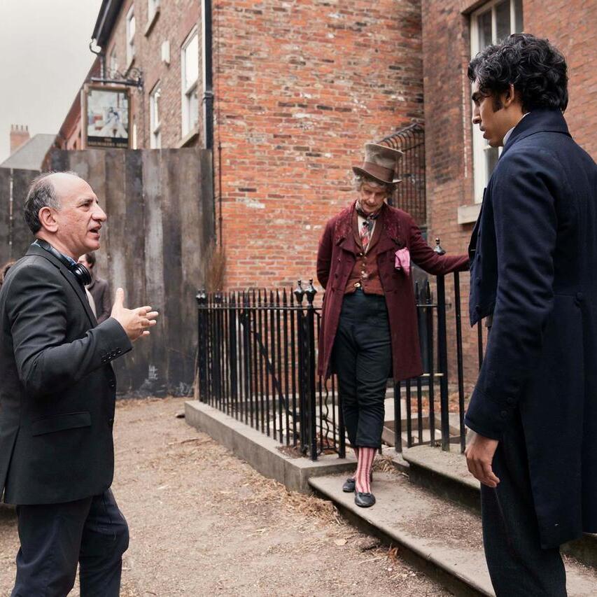 #WaybackWednesday (May 8, 2018): 'Look!'

six years ago, @Aiannucci announced that #PeterCapaldi would be #MrMicawber 🎩🪗 in his upcoming film, #ThePersonalHistoryOfDavidCopperfield. I had guessed correctly! 😁📸: Armando and Beth Levin. @copperfieldfilm x.com/aiannucci/stat…