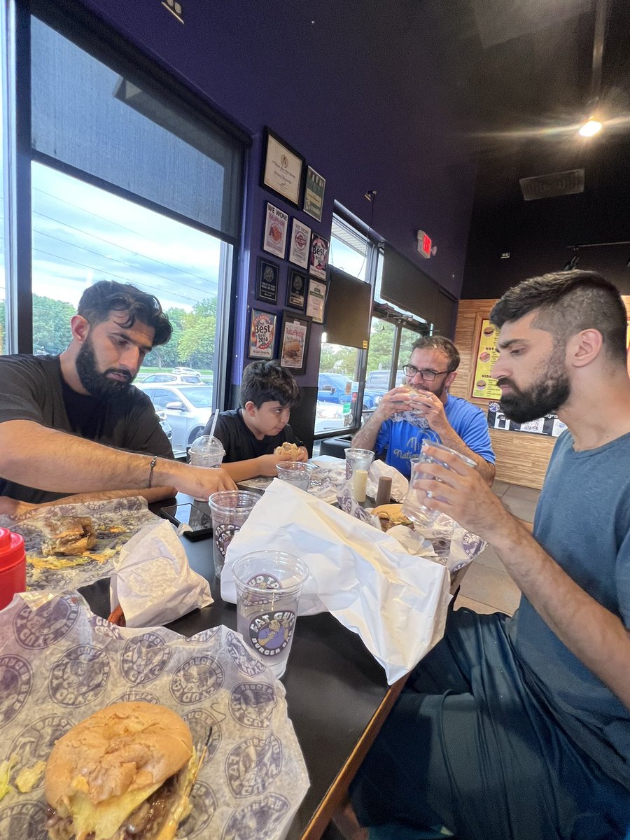 Tulsa Khuddam bonding over delicious burgers and ice cream #Brotherhood #IslamAhmadiyyat #TrueIslam