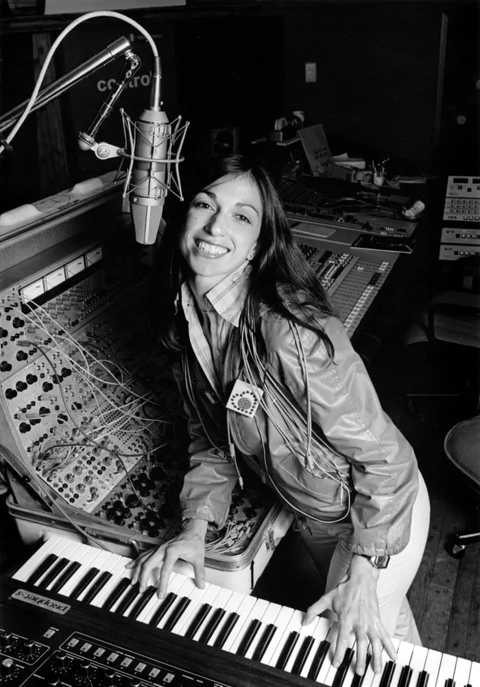 NEW EPISODE! A conversation with synth pioneer, Suzanne Ciani We discuss, creativity, her love of the Buchla, live shows and more! 🎹 Spotify: open.spotify.com/episode/4Wbk58… 🎹Apple: podcasts.apple.com/gb/podcast/syn… Listen, review and subscribe @sevwave #suzanneciani