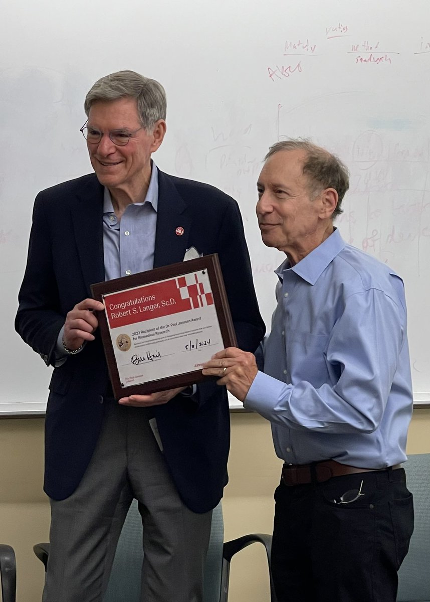 Celebrating Bob’s award on Paul Janssen Award for Biomedical Research 🎉🍪 @JNJInnovation @kochinstitute