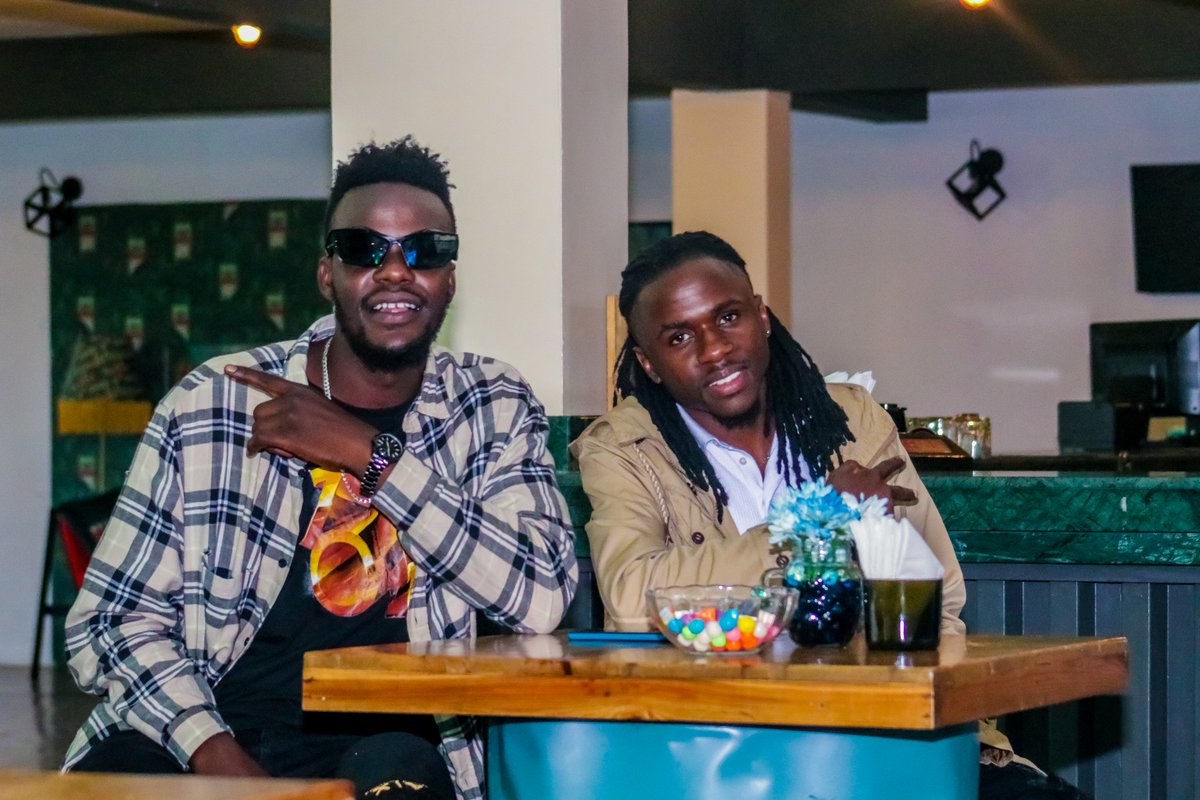 Wasee 🔊 tonight is Arbantone night with <a href="/motifdidon/">MOTIF DI DON</a> ,  vibes not to miss out on, tune in right  away &amp; listen to your favourite  artists. can't  stop playing  "TikToker" by Tipsy Gee for the #ArbantoneCulture taking  #Arbantone2daWorld ,<a href="/OgiloMoses/">Moses Ogilo</a> <a href="/AliwaNovy/">Aliwa Benedict (Novy)</a>  catch  the vibes