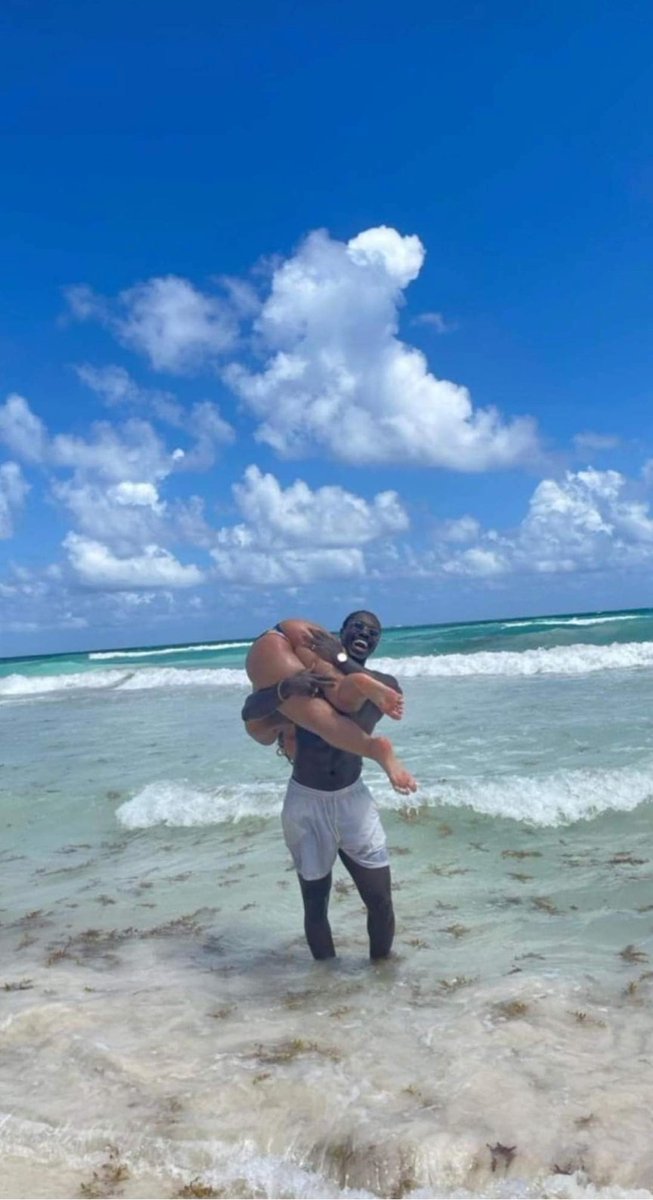_speedfromtx's tweet photo. How I'm trying to be this summer with my fine ass boo... https://t.co/04AxCUVs16