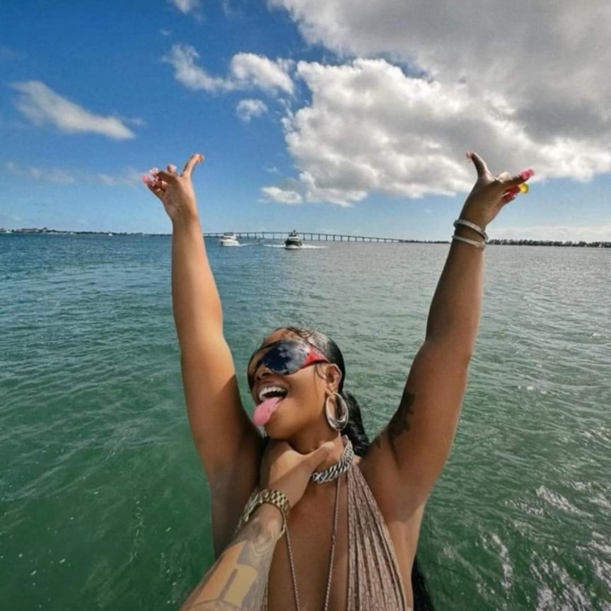 _speedfromtx's tweet photo. How I'm trying to be this summer with my fine ass boo... https://t.co/04AxCUVs16