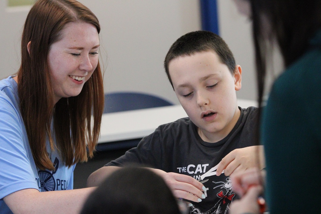 Turnstone's Speech Therapy team is hosting a Social Skills camp from 6/3-7/24. This 8-week program will have two groups split by ability level-- one on Mondays and one on Wednesdays from noon-1 pm. Call 260-483-2100 if you have questions. Register at turnstonecenter.wufoo.com/forms/z13qhv0s…