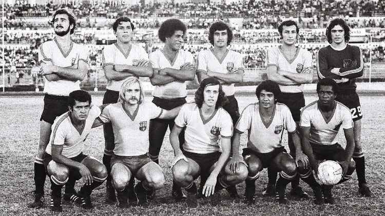 BarcelonaSC's tweet photo. 📊 #BSCStats
💛 🎯 La “Pepona” fue jugador #BSC en 1976 anotando 9 goles en 18 partidos (3 en su debut ante D. Quito). En la temporada 1989 estuvo 13 partidos, donde se fue invicto.
➡️ En el museo del Estadio “Mario Kempes”, consta la información que Reinaldi es el mayor goleador de ese escenario con 58 goles.
#BarcelonaSomosTodos + Sus Glorias