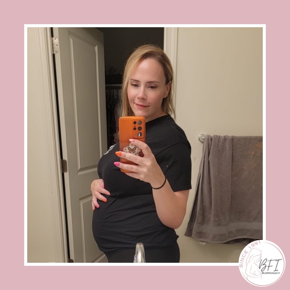 GC Ashley is bumpin' along at 27 weeks!! ✨

#27weeks #socalsurrogacy #bfisurrogacy #buildingfamiliesinc