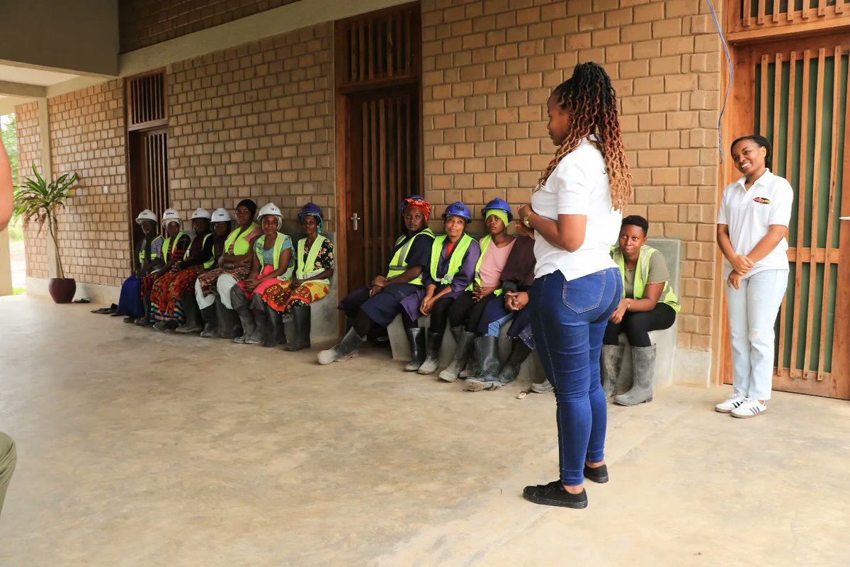 A visit to Tanzania women architects for humanity's compound in Kisarawe, I was very moved to see the amazing work they do with women in construction in Mhaga village. Looking forward to our new journey together, Decent Shelter for All 🥰.