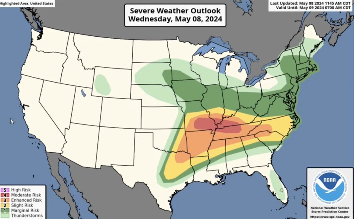 DomPMCrooke's tweet image. For those in in the highlighted areas, this is the severe weather outlook for tonight! Please make sure you’re weather aware, especially to my friends over in Tennessee! @ryanhallyall is streaming now with up to date weather and assessing tornado risks youtube.com/live/75JPzYvOf…