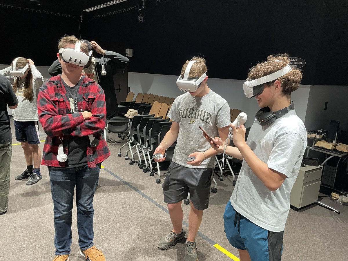 dushom's tweet photo. Thank you @PurduePhysAstro for hosting @PPHSIndyNorth Rocketry 🚀 &amp; Astronomy 🔭 Passion Projects!
An amazing day of ‘out-of-this-world’ learning from galaxies to exploded supernova in AR/VR. https://t.co/isThUk3sQx
