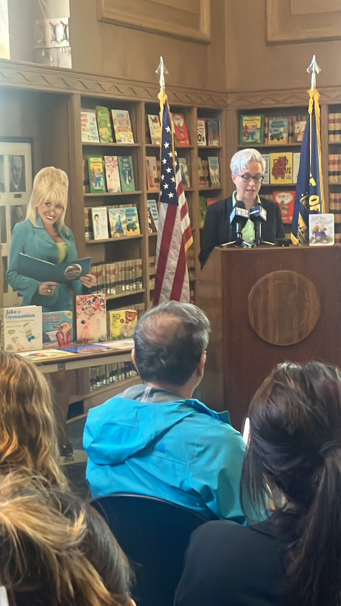 Oregon Gov Tina Kotek just announced that Dolly Parton’s Imagination Library is expanding statewide.