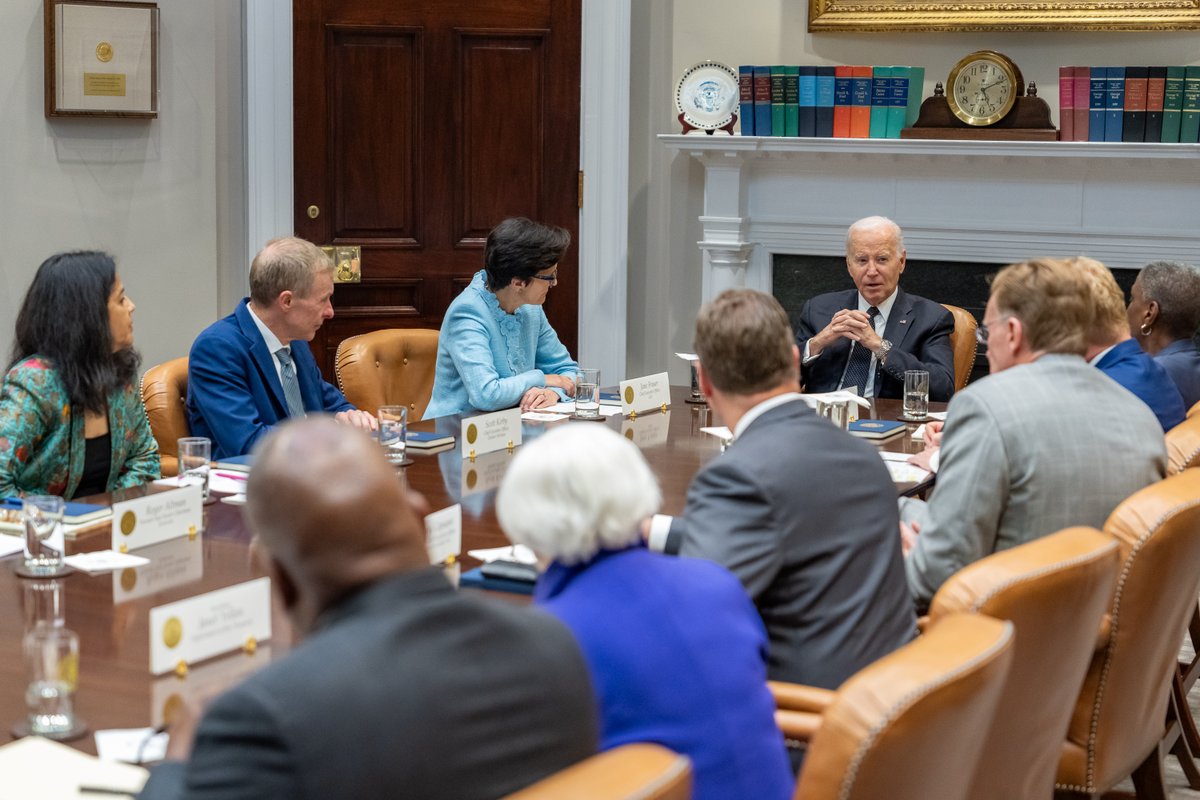 President Biden met with CEOs from a range of industries this week to discuss how his economic agenda is supporting businesses and workers. @POTUS will continue to work with business leaders to invest in America.
