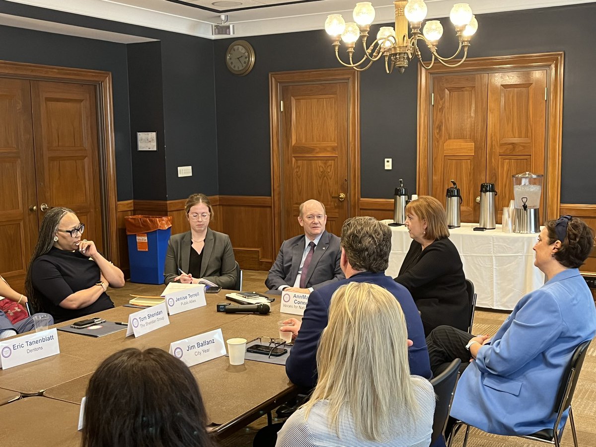 #NationalService Caucus co-chair Sen. @ChrisCoons joined the @Voices4Service Steering Committee for an in-depth discussion about @AmeriCorps’ funding needs. Thank you Sen. Coons for always taking a #Stand4Service & working alongside our coalition to protect & expand AmeriCorps.