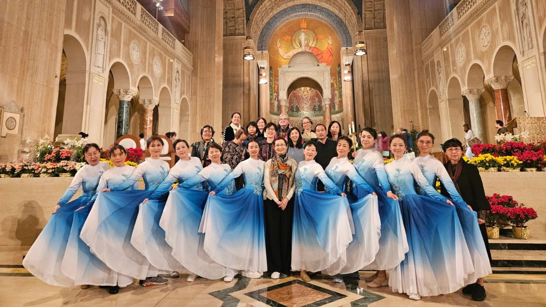 Chinese Catholics of the @NwkArchdiocese headed to Washington, D.C. joining thousands for the Asian and Pacific Island Marian Pilgrimage at @MarysShrine on May 4. Click here to view more pictures and a video: tinyurl.com/3dtvsfmj