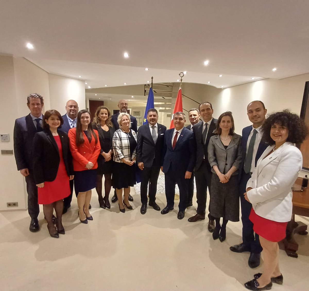 On the occasion of 🇪🇺Brussels visit of @turkonfed President @Ssonmez01 & his accompanying delegation, we came together w/🇪🇺 colleagues @TC_AVBIRDT. Common expectations of 🇹🇷&🇪🇺 SMEs: modernization of 🇹🇷🇪🇺customs union, visa facilitation & cooperation on green&digital transition.
