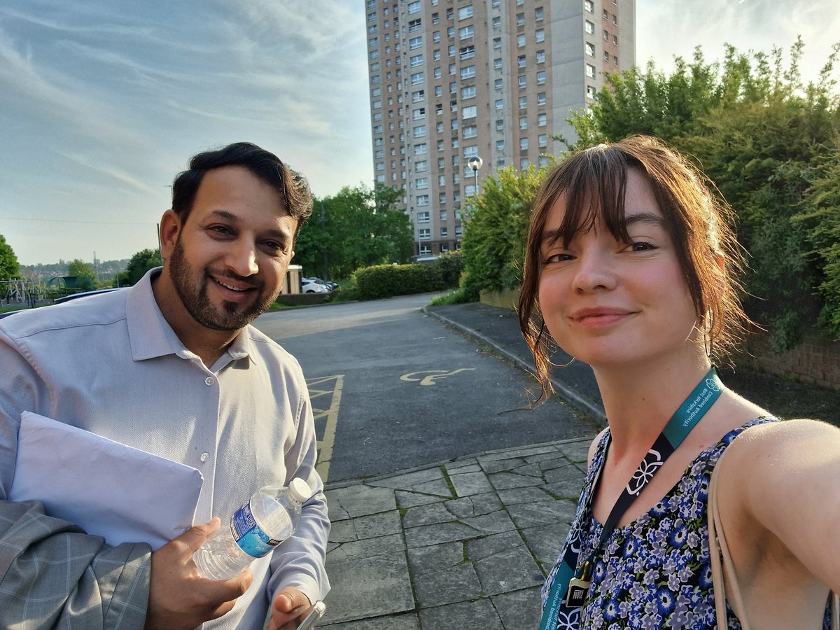 A very sunny Wednesday evening in Cottingley! 🌞 Myself and @Shafalileeds attended the always friendly TRAC meeting. Great to welcome Shaf officially, I gave an update on the bus stop audit and picked up a few bits and pieces of casework to take away!