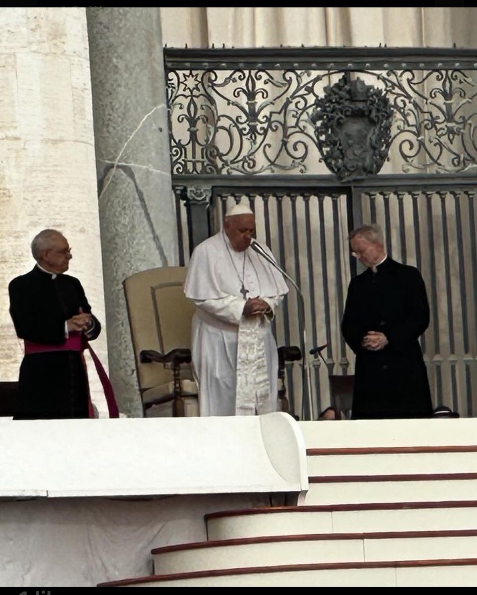 davidcooo's tweet photo. Soooo blessed to have e an audience with the pope today.
#PopeFrancis❤️
#BlessedAndGrateful
#Myfoundation https://t.co/8WWmRJ5XBM