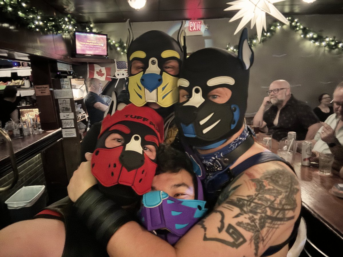 Meat in the Middle was a great weekend spent with some of the greatest dogs. <a href="/Degenerate_dawg/">Puppycat Momo</a>  and <a href="/DromisTheSwitch/">Dogtor Dromis</a>  really know how to put it together! 

💛 <a href="/Lykos_pup/">Lykos</a> 
❤️ <a href="/tobiasthered/">Pup Tobias</a> 
💜 <a href="/PupRoy/">Pup Roy 🔜 FWA</a>