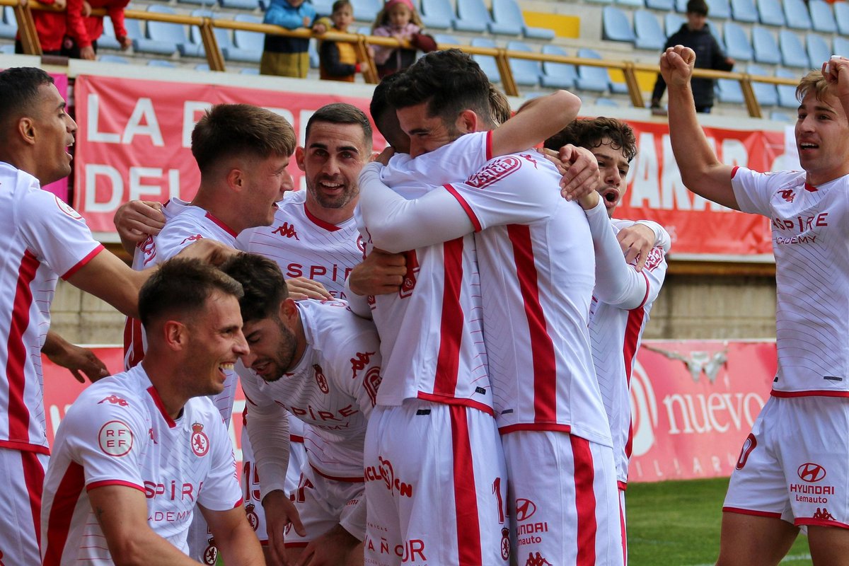 CamaradaDlReino's tweet photo. 🫡Soldados del 16%

Si terminamos la temporada en playoffs sorteo la primera equipación entre todos los que den RT a esta publicación https://t.co/mc2a7bMo9E