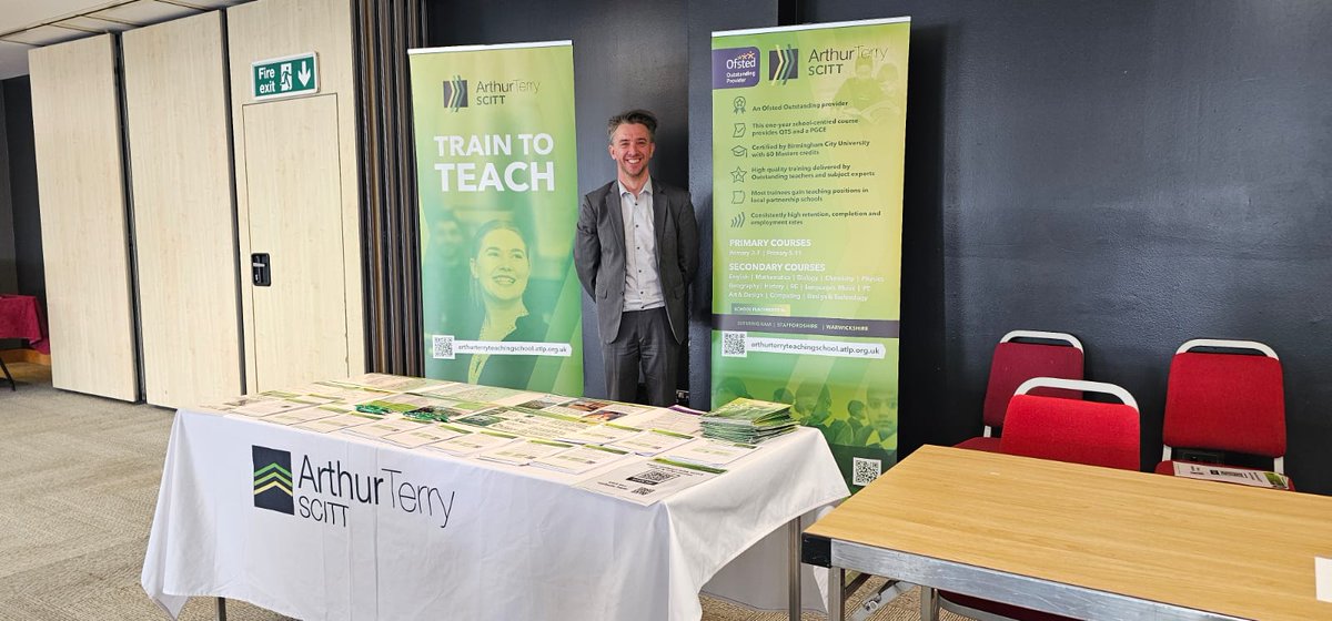 Great day at @uniofwarwick Summer Careers Fair! It was great to meet you all👋

#traintoteach #getintoteaching #becomeateacher #traineeteacher