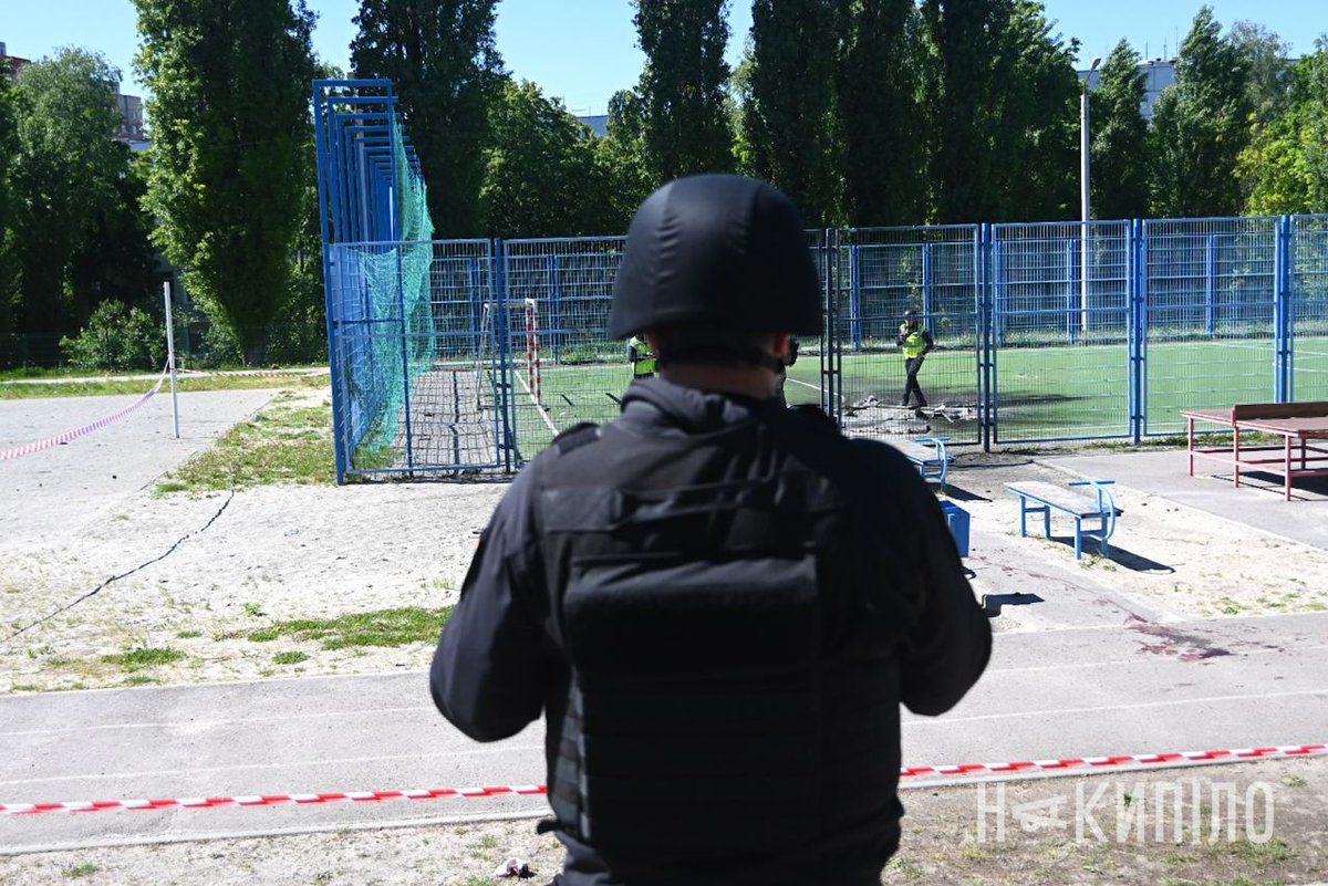 TWMCLtd's tweet photo. #Russia has struck a playing field in #Kharkiv, injuring kids playing football.
Rockets hit the #Saltiv district of Kharkiv. Seven people were wounded in total including children aged 8, 12, 13 and 15 - the youngest has a serious head injury.
#StopRussia https://t.co/H2XTECAvwo