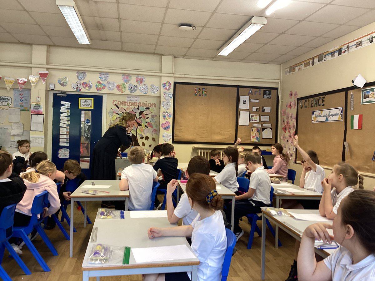 Year3STP's tweet photo. Yesterday we had a visit from a local author,  Deborah Morgan. We listened to poems from different authors and then Deborah inspired us to create our own haiku poem. #EnglishatSTP https://t.co/3iVrCZyKHK