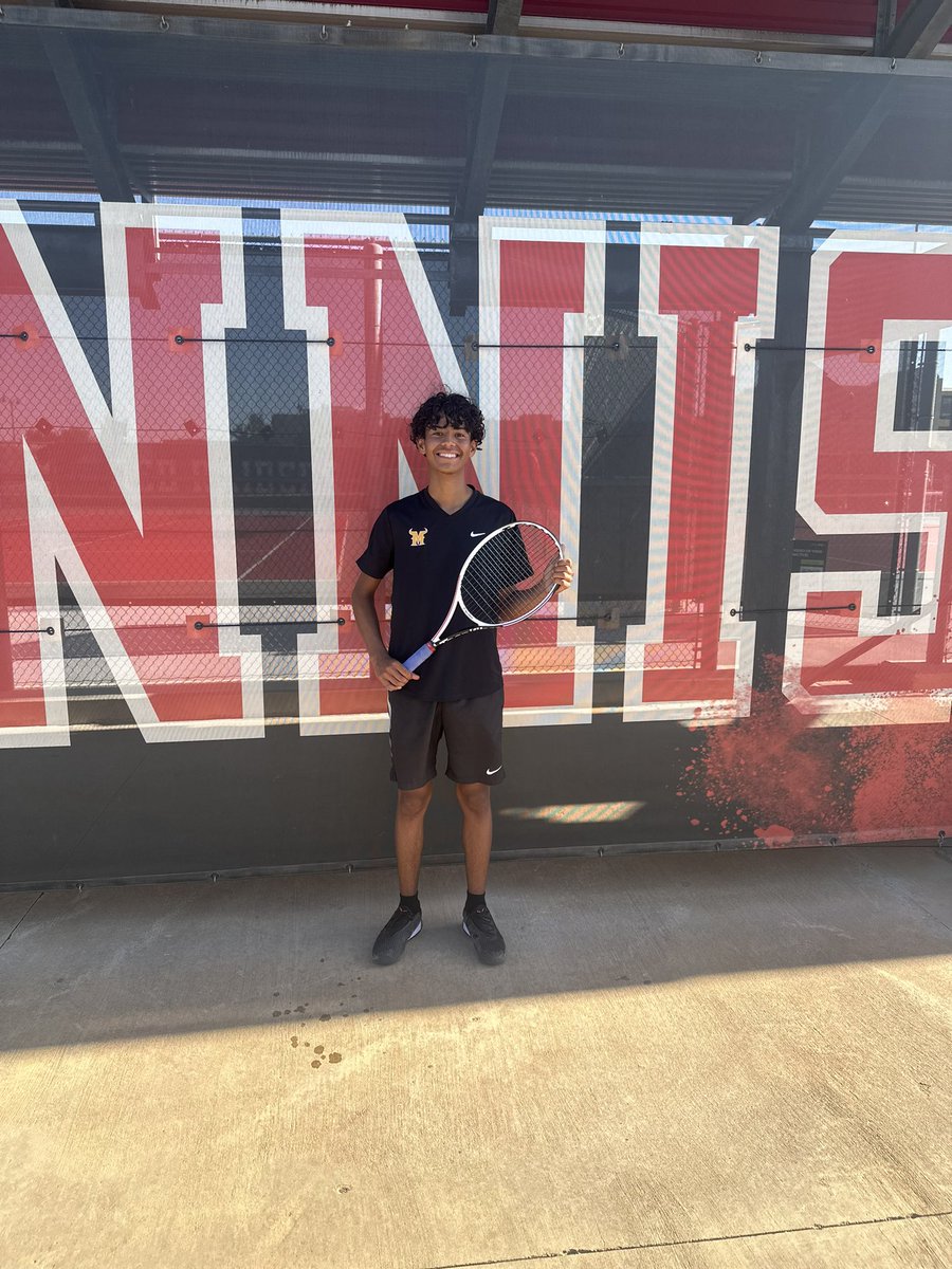 Isaias Lomeli wins the round of 16, 6-2,6-0!!! He has the number 1 seed in the quarterfinals next. Upset city, let’s gooo!! @PHSTennis915 @phsmats