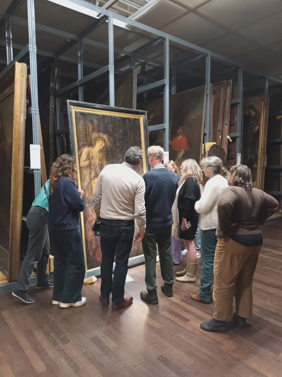 MoWaVL's tweet image. Een inspirerende dag voor onze interieurwachters in Brussel! Dank aan Aline Genbrugge en Alexis Guillou voor de boeiende opleiding over schadebeelden en restauratie van schilderijen op paneel en aan @FineArtsBelgium voor de fijne samenwerking en het hosten van dit evenement.