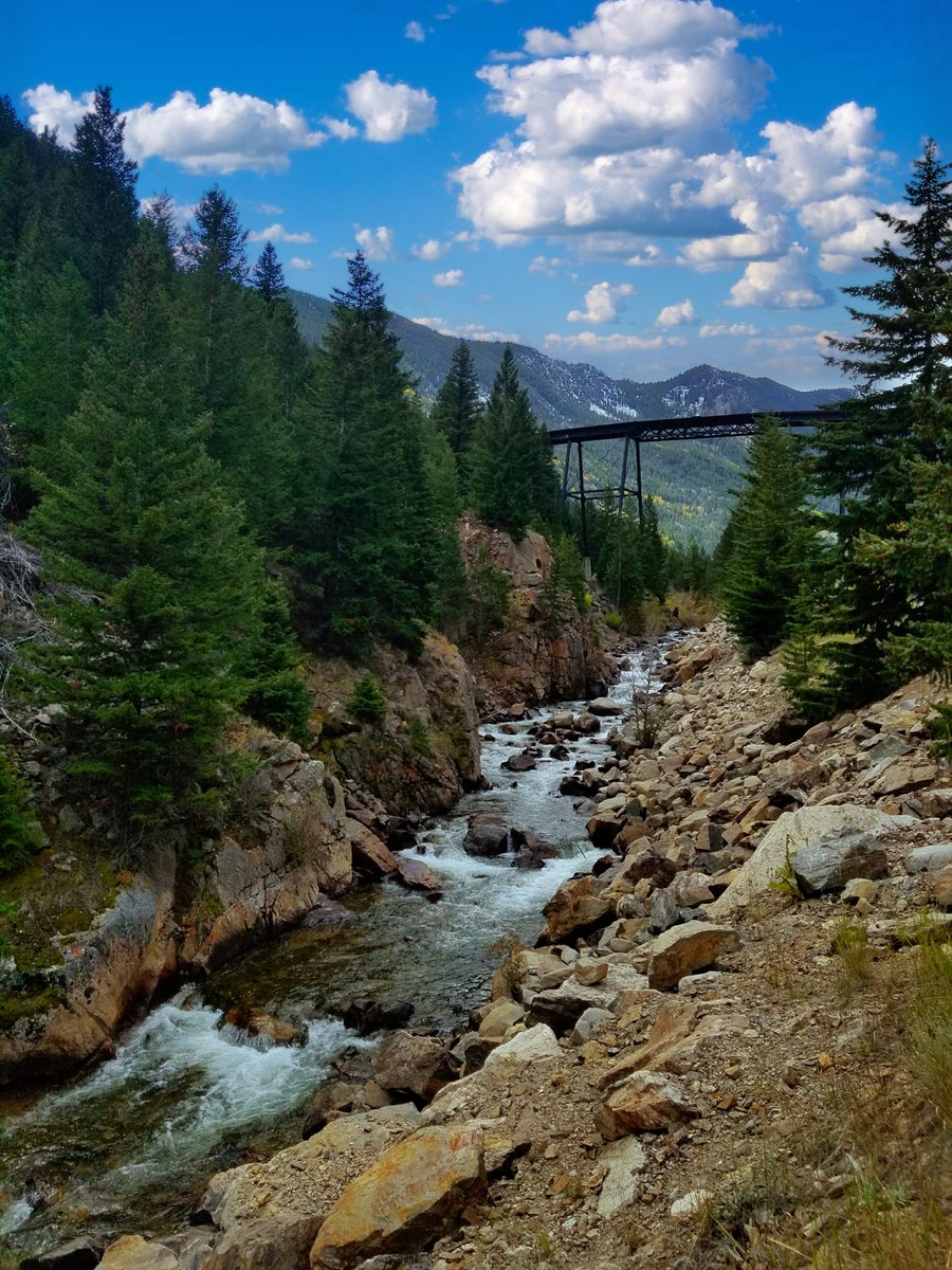 'Railroad bridge over Clear Creek in Georgetown, Colorado'

📸: Nature Heals the Soul