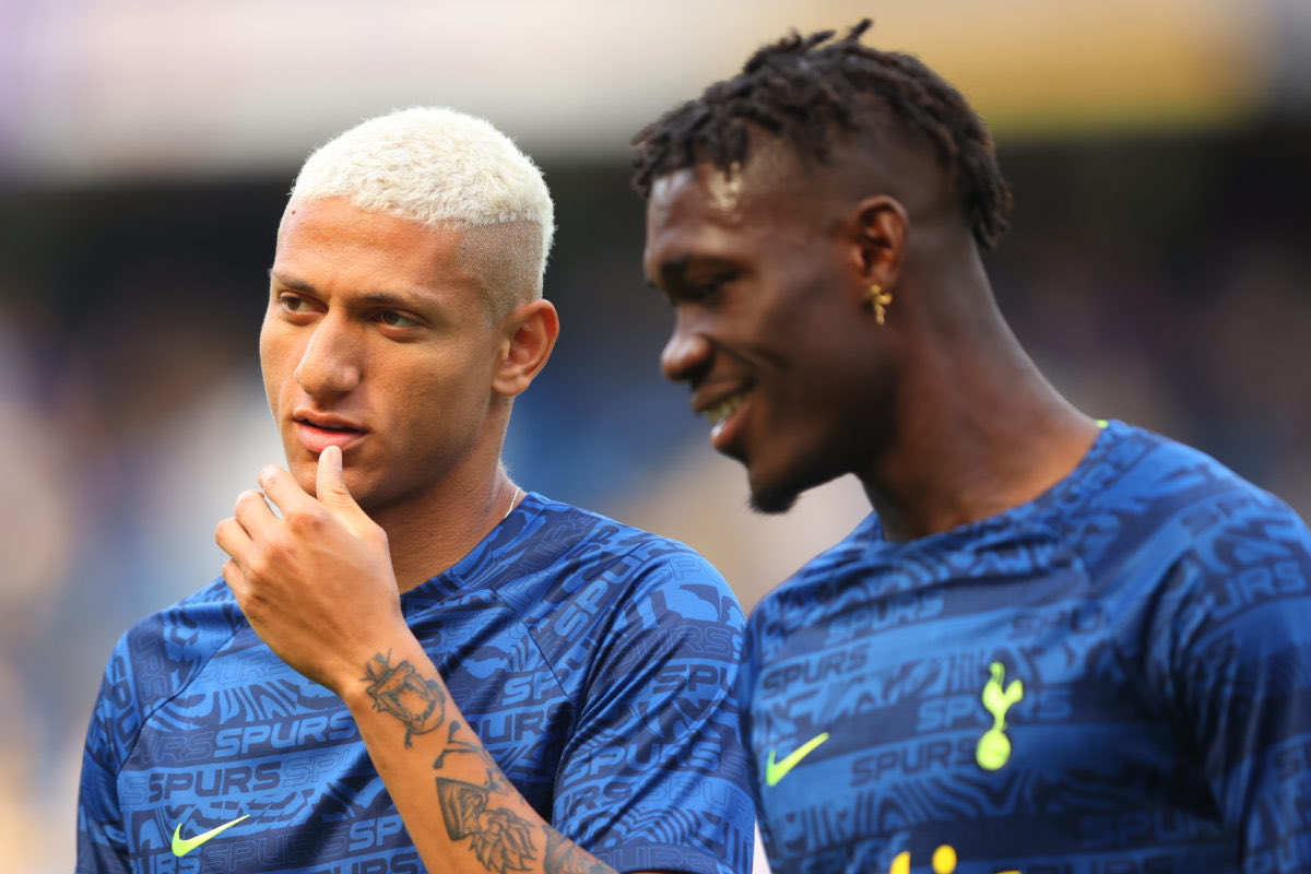 O Tottenham pretende fazer uma limpa no elenco. Yves Bissouma e Richarlison estão na lista dos jogadores que podem sair. (The Times)
