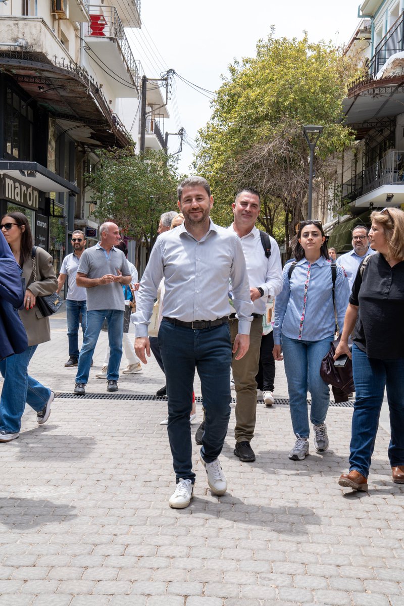 androulakisnick's tweet photo. Στα Χανιά σήμερα, συζητώντας με τους πολίτες για τα θέματα της επικαιρότητας και για τα ζητήματα της καθημερινότητας. Στα νέα της ημέρας η προσπάθεια υποβάθμισης από πλευράς του κ. Μητσοτάκη της απαράδεκτης ενέργειας της Τουρκίας και του κ. Ερντογάν να μετατραπεί σε τζαμί η Μονή της Χώρας. Μια διακηρυγμένη πράξη από το 2020 που η κυβέρνηση έκανε πως δεν την έβλεπε επενδύοντας για κάποιον λόγο σε μια αιφνίδια μεταστροφή της τουρκικής προκλητικότητας. Οι εκλογές της 9ης Ιουνίου είναι η ευκαιρία των πολιτών για να αρχίσει να μπαίνει ένα φρένο στην αλαζονεία της ΝΔ και να αρχίσει να διαμορφώνεται μια ισχυρή κυβερνητική επιλογή για την επόμενη μέρα.