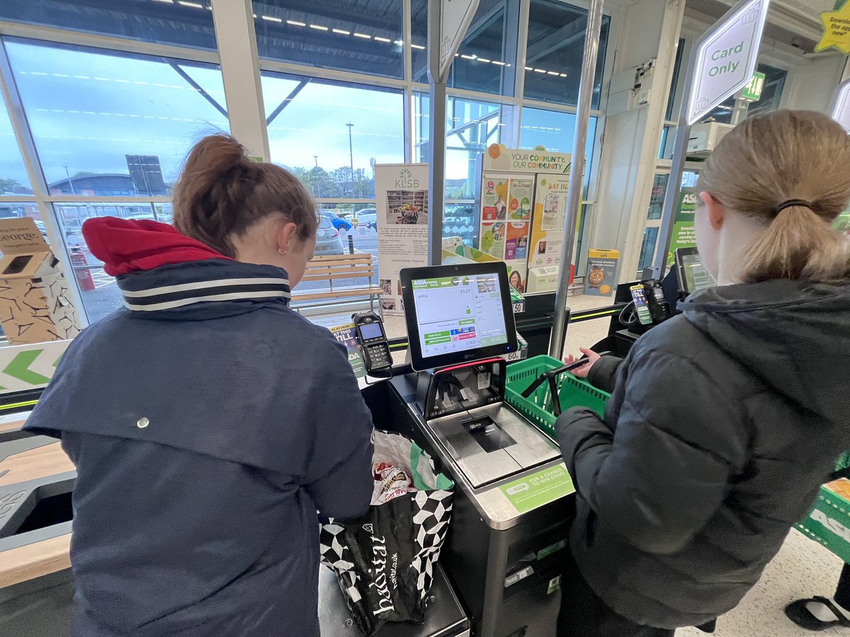 A trip to Asda to buy the essentials to make our packed lunches. We worked in pairs to shop and scan our items 🛒😋