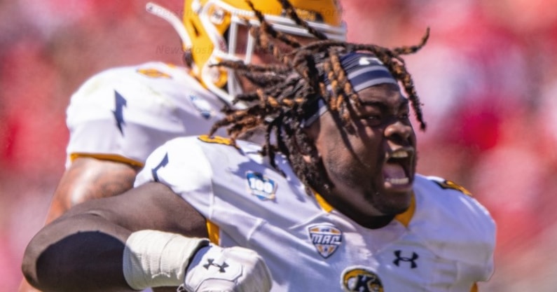 NEWS: Kent State transfer DL CJ West has committed to Indiana🔴⚪️

The All-MAC 3rd Teamer has 110 tackles, 19.5 TFLs, and 7.0 sacks in his career.

on3.com/news/cj-west-t…