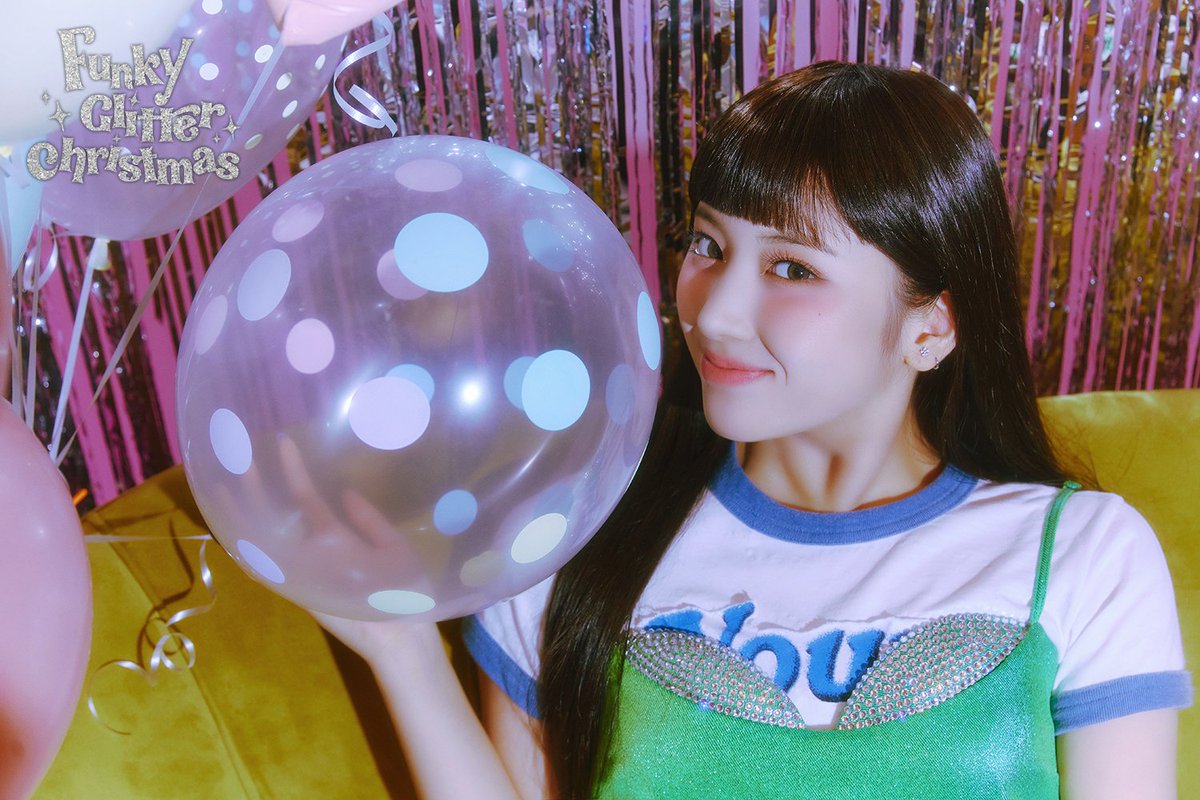 The Korean singer Jiwoo🇰🇷🎈#jiwoo #nmixx #koreangirl #asiangirl #cutegirl #girlgroup #kpop #polkadot #balloons