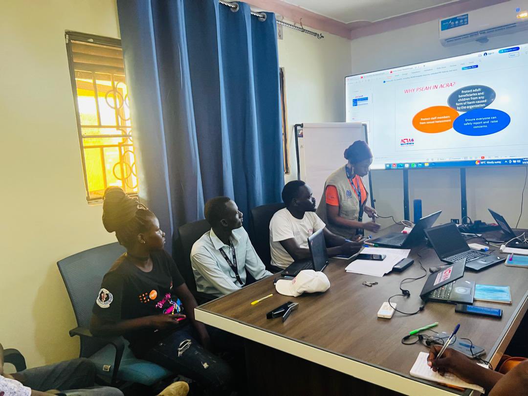 ACRA has zero tolerance towards Sexual Exploitation , Abuse & Harassment (SEAH). We continue to ensure staff are knowledgeable and well informed on their role to prevent and report SEA concerns. 📸ACRA staff attending a SEAH training at the Juba office.