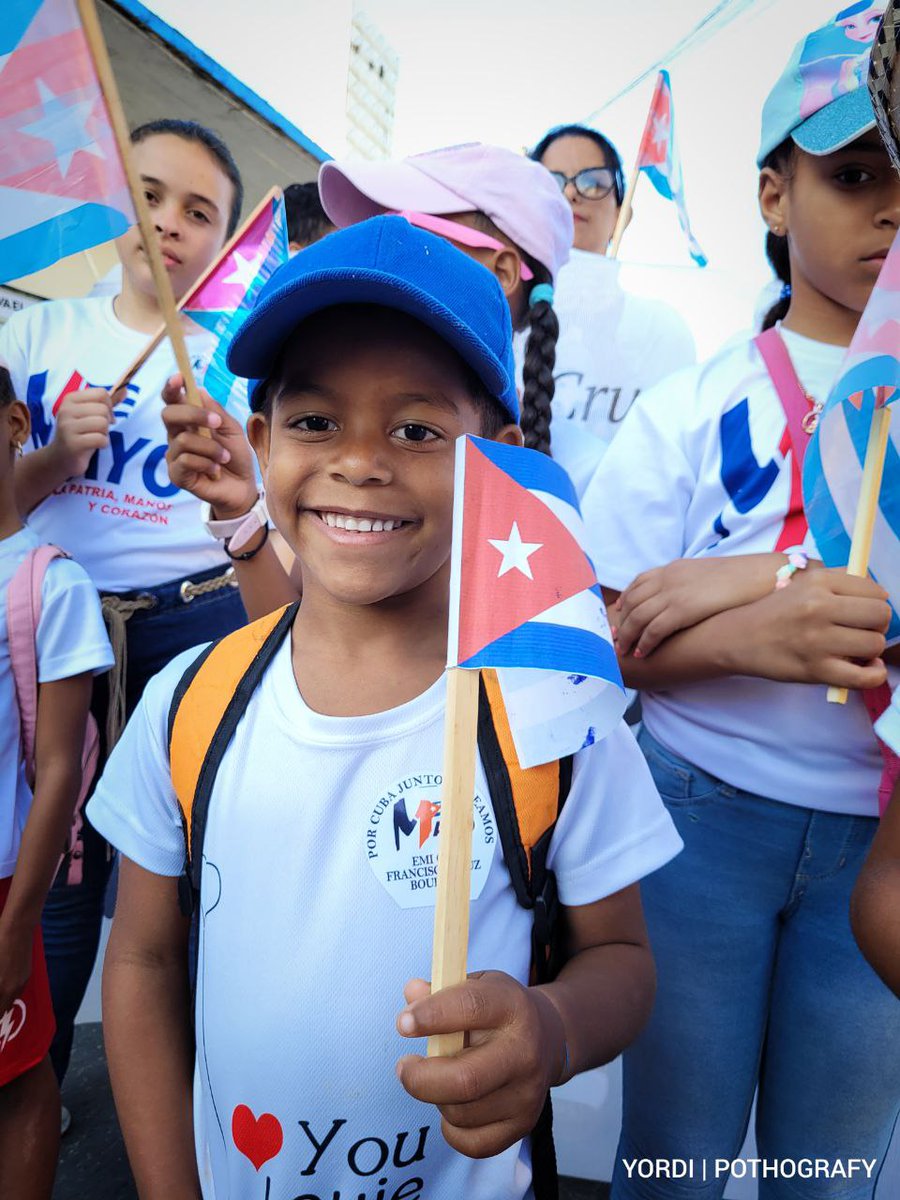 Sobre Cuba pueden publicar miles de mentiras pero una sola foto las derrota. Nada es más importante que la felicidad de los niños. #Cuba