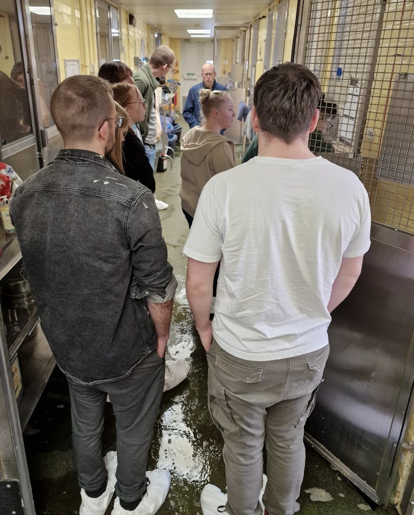 FdSc and BSc Animal Science Students have enjoyed a trip to Heathrow Animal Reception. It was great for the students to receive a behind the scenes tour and a guest lecture. Find out more about this course: bit.ly/UCSAnimalScien…