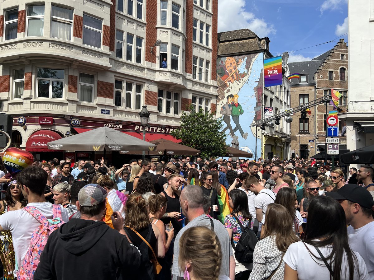 🧵Here's a story in miniature about how the #Gaza conflict is tearing Europeans apart. All the bars on the gay street in Brussels were planning to band together to have a public #Eurovision2024 viewing on the street with a giant screen. But then they started fighting over 🇮🇱.