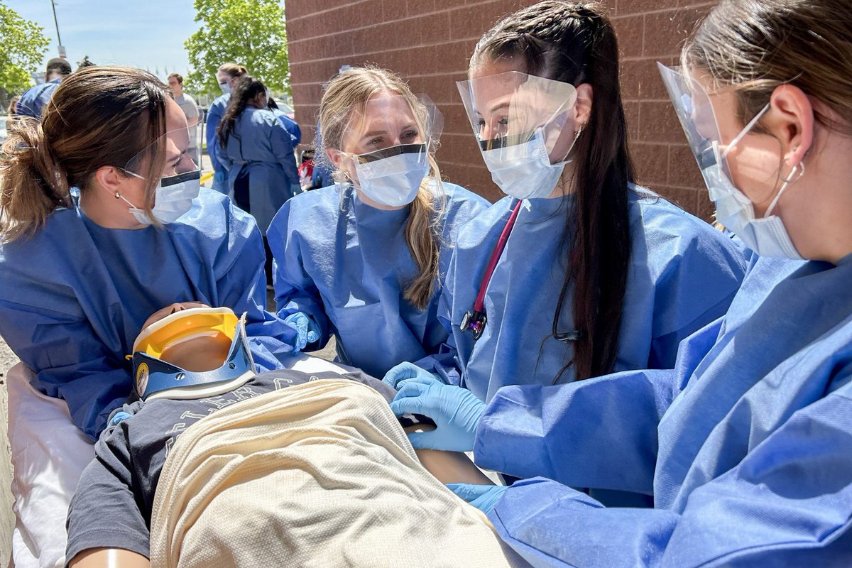 #BrockU Nursing (@brockunursing) students recently got hands-on experience training for a 'code orange' disaster, a simulated scenario that allows students to refine their skills in a safe environment. Read more loom.ly/70DMKOA