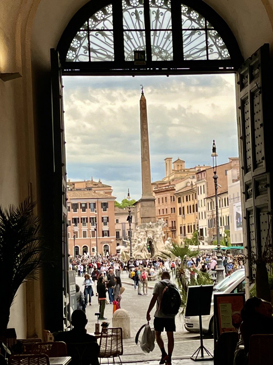 Una pausa caffè ☕️ con vista … #Roma 🤍 #Rome