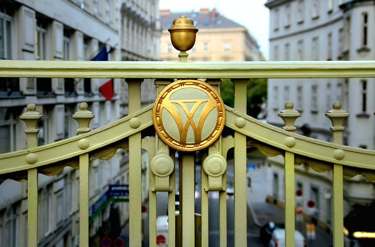 W is for Wien 💛
| #wien #vienna #austria #bridge #green #golden #architecture #artnouveau #history #design