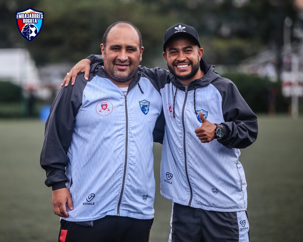 EmbajadoresClub's tweet photo. 1|2 Algunas imágenes de nuestro grupo Juvenil en la Copa trinche  ⚽💙
.
📷 @ph_cesarc
.
.
#VamosEmbajadoresbogota #juntospodemos #embajadoresbogotafc #TodosSomosColombia #futbolbogotano #estoesembajador #Felizjueves #orgulloembajador #futbolcolombiano #futbol #futbolaficionado https://t.co/iom4bCBPGX
