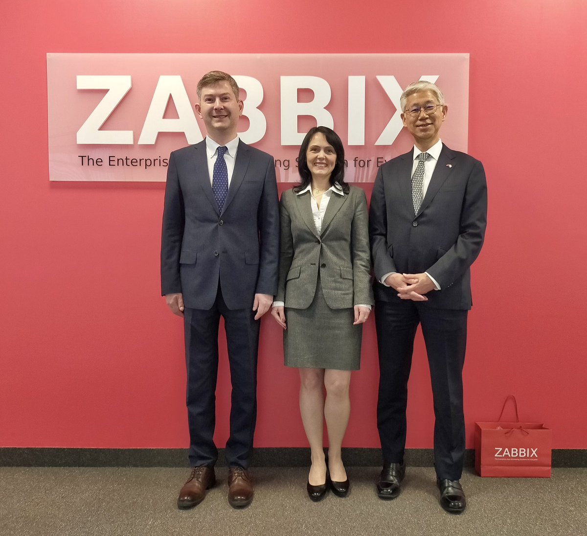 Apmeklēju uzņēmumu Zabbix @zabbix, lai uzklausītu viņu veiksmes stāstu par labu sadarbību ar Japānu🇯🇵. Daudzi lielie japāņu uzņēmumi🇯🇵 paļaujas uz Zabbix🇱🇻. @zabbix_jp @avladishev