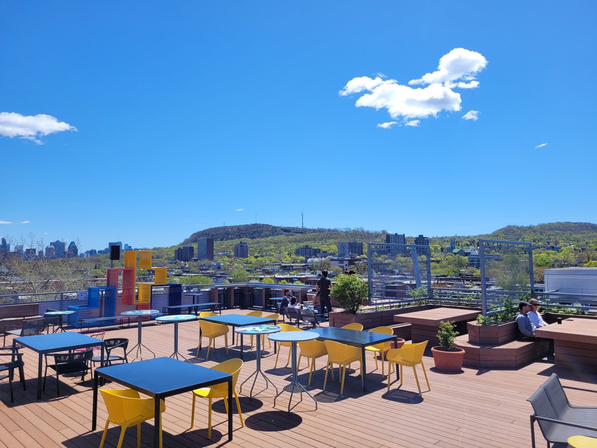 UbisoftMTL's tweet image. On avait telleeement hâte ! Ça y est, notre terrasse est officiellement ouverte ! Que la saison des 5 à 7 commence ! ☀️ 🍹
--
The moment we've all been eagerly anticipating has arrived – our terrace is now open! Happy Hour? More like Happy Season! ☀️ 🍹 #LifeatUbisoft