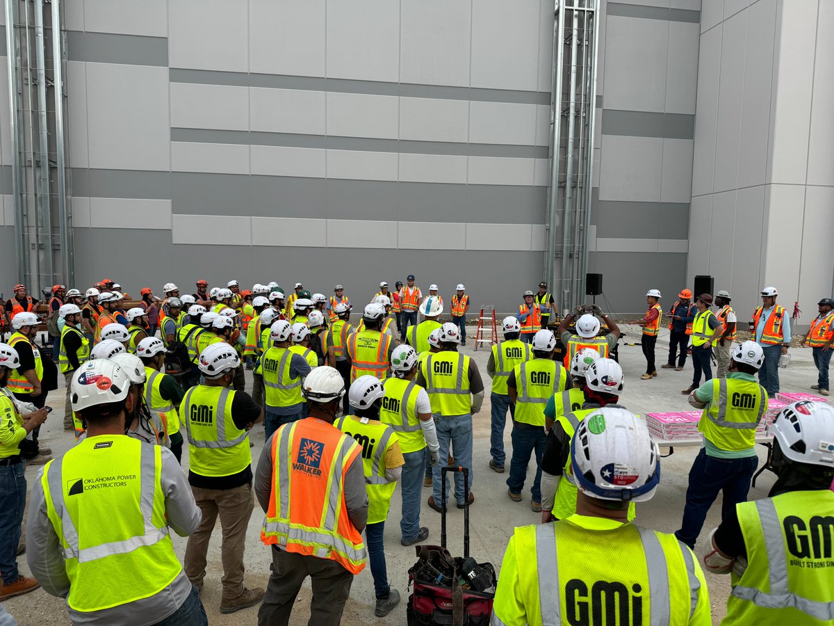 Safety is our culture.

During #ConstructionSafetyWeek, our #MissionCritical team partnered with @tdindustries and #BigDToolCenter to emphasize hand injury prevention and proper tool usage. From trained personnel to meticulous planning, safety is at the heart of everything we do.