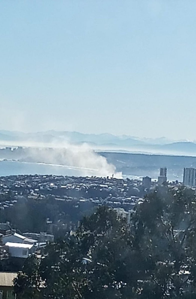 🚨EMERGENCIA🚨 A esta hora 6 máquinas de nuestra institución trabajan en incendio estructural declarado en sector Recreo. 🚙 Conduzca con precaución y 🚒 despeje el paso para kos vehiculos de emergencia🚒🚒